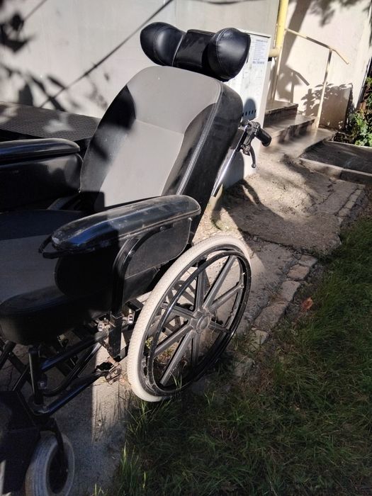 Cărucior pentru persoane cu dezabilitati