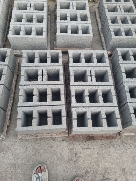 Shlakablok har xil razmerda bor. Har xil razmerda bloklar