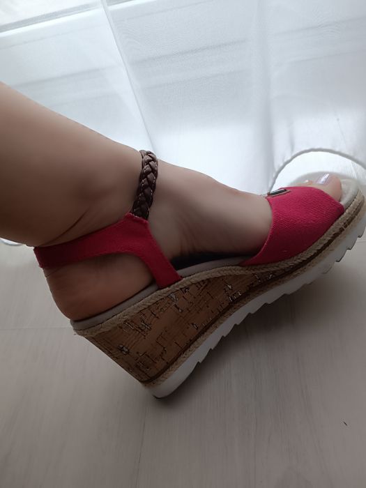 Sandale cu platforma 36