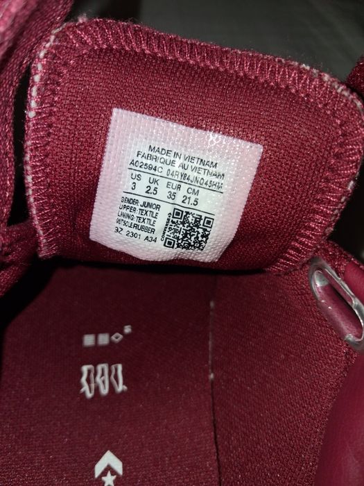 Tenișii Converse