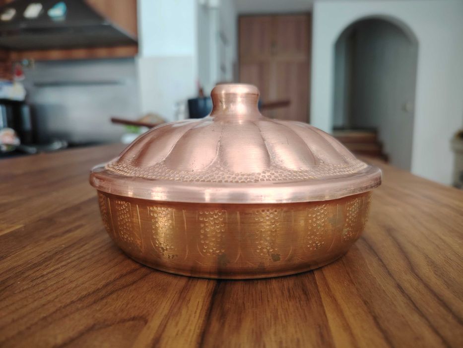 Кръгла медна кутия с капак за бижута