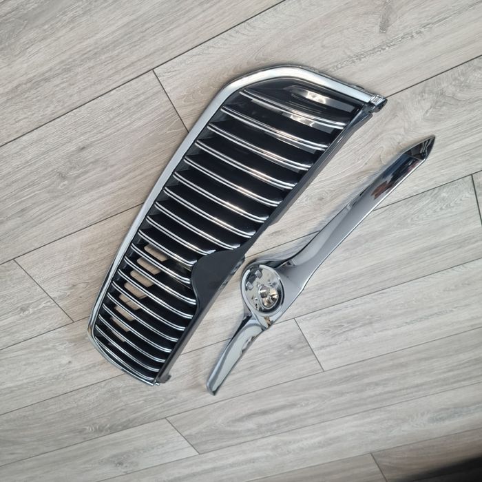 Grila cromata bara fata/ radiator / capota Skoda Superb 2 2008-2013