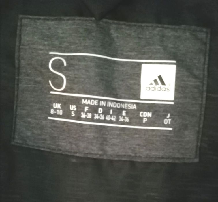 Продам куртку adidas, оригинал.