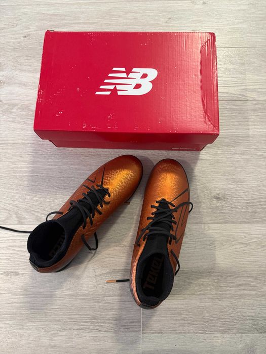 Ghete de sintetic New Balance NOI!