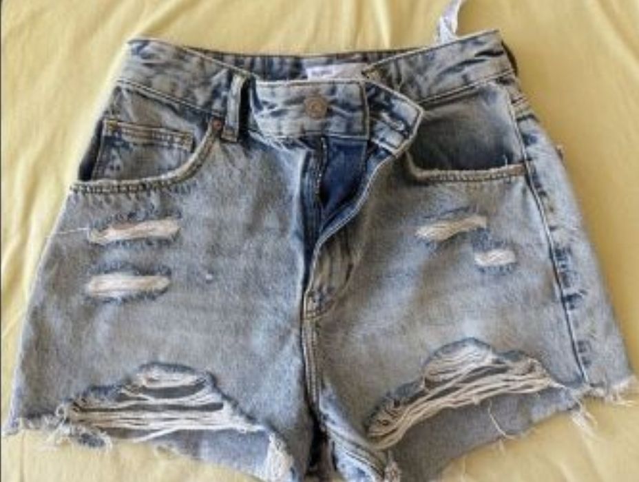 Дънкови къси гащи и пола