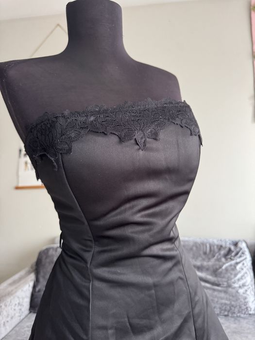 Официална черна къса рокля с дантела