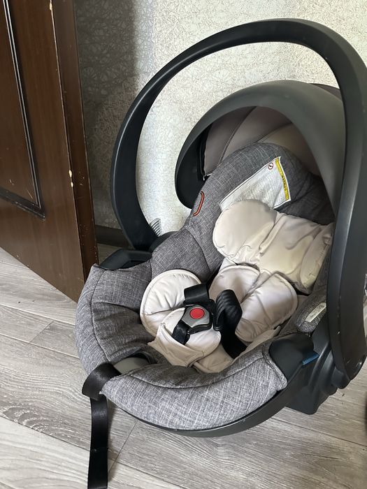 Продам автолюльку от 0-1, 5 лет фирменная от Stokke