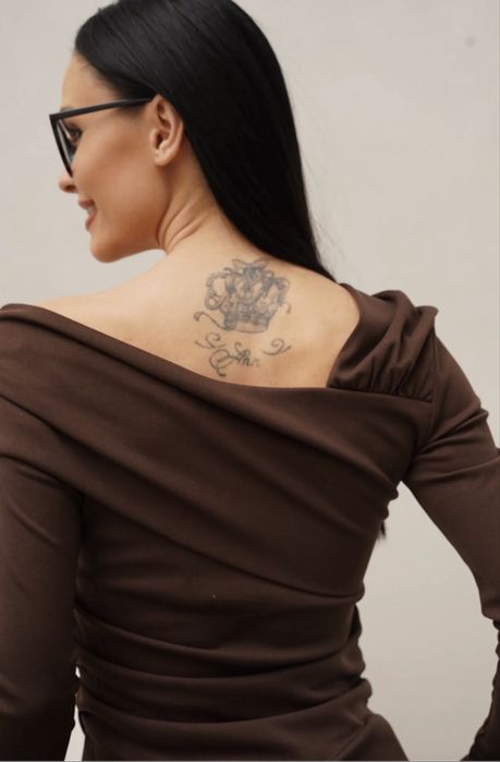 Новый лонгслив шоколадного цвета