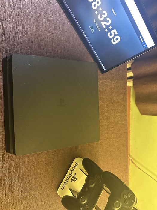 PlayStation 4 slim