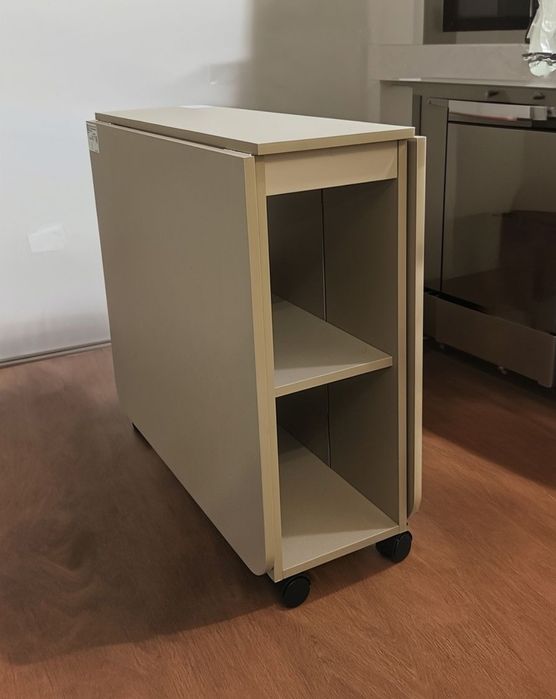 Продам мобильный стол книжка