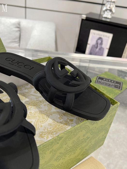 GG Interlocking G Rubber Slide - Black