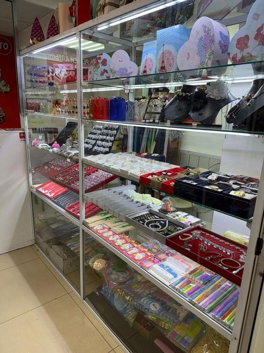 Продается витрины 100 тыс