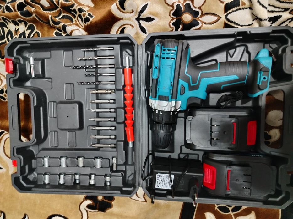 Продам новый шуруповерт