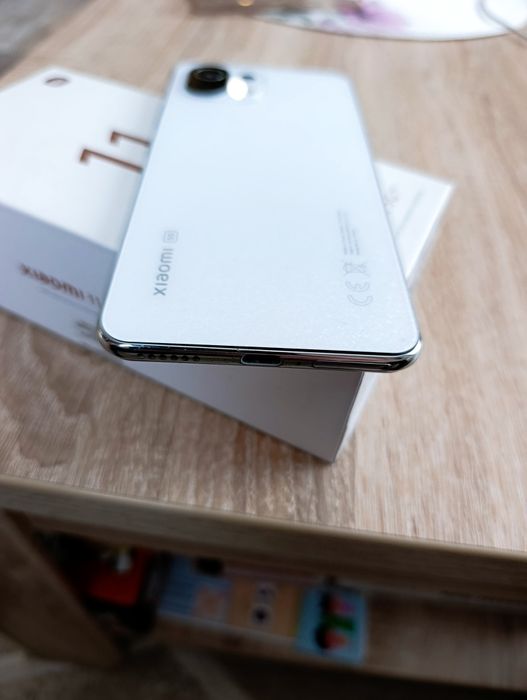 Xiaomi 11 Lite 5G NE като от магазин