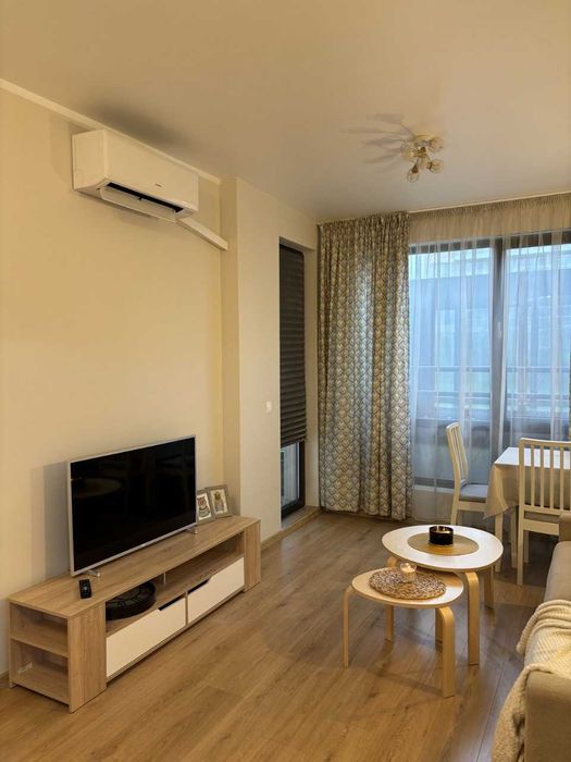 Дава се под наем Двустаен апартамент в София, Витоша - 60 кв.м за 765 € - Снимка #1