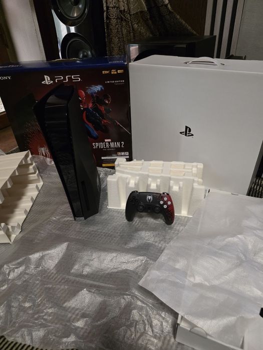 Игровая консоль Sony PlayStation 5 Spider-Man 2 Limited Edition.