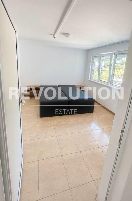 Дава се под наем Двустаен апартамент в Варна, Левски - 20 кв.м за 200 € - Снимка #1