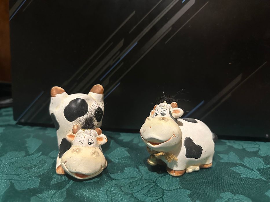 Керамични фигурки на крави