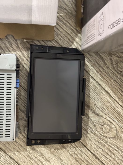 Captiva 4 Magnitofon Kolonka