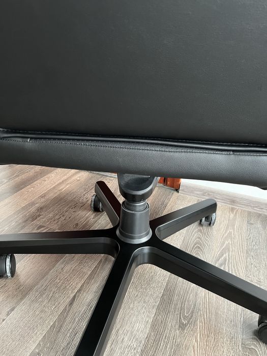 Стол noblechairs еко кожа черен