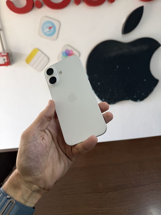 Vand Iphome 17 256Gb White impecabil