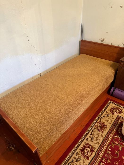 продам спальную кровать