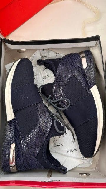 Продам кроссовки