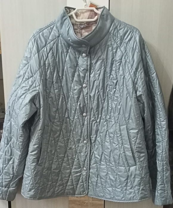 Продам женскую куртку
