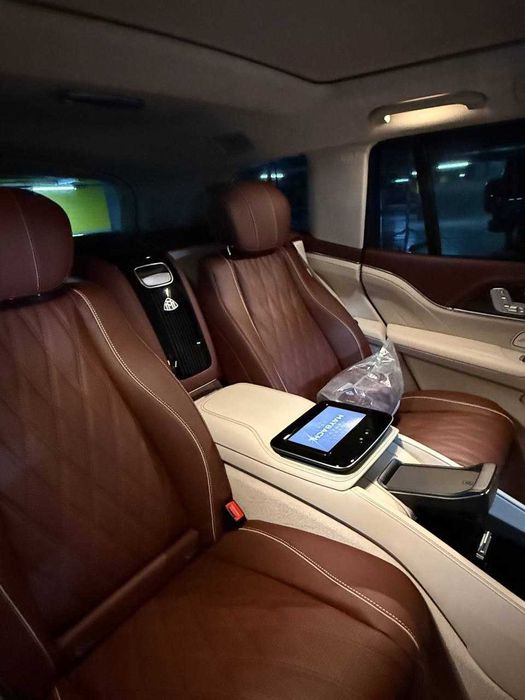 Mercedes-Benz Maybach GLS 600 год 2025