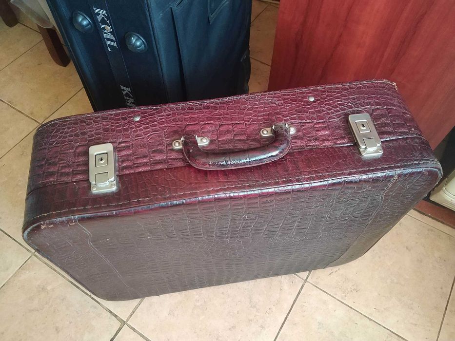 Куфари различни модели