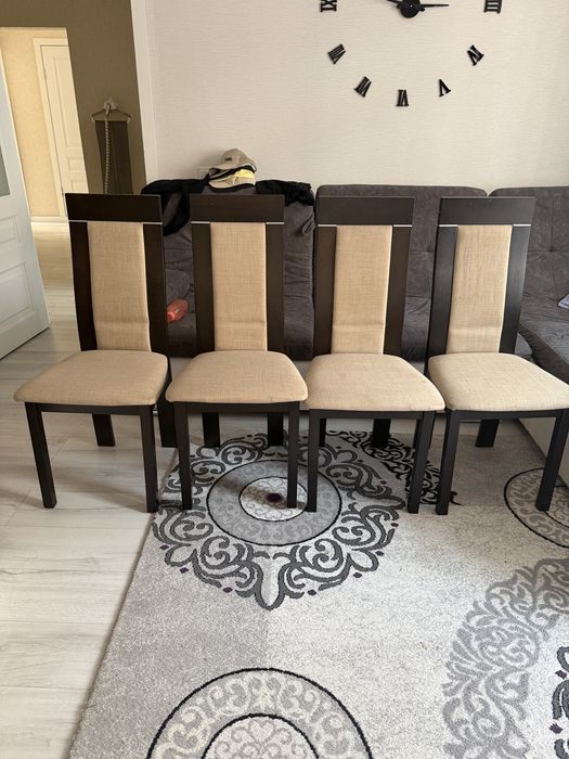 Продаю мягкие стулья