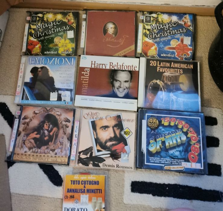 CD-uri cu muzică înregistrată și CD-uri originale