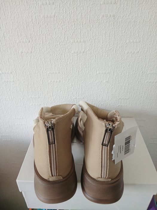 Новые кожаные босоножки OlyPoly 38