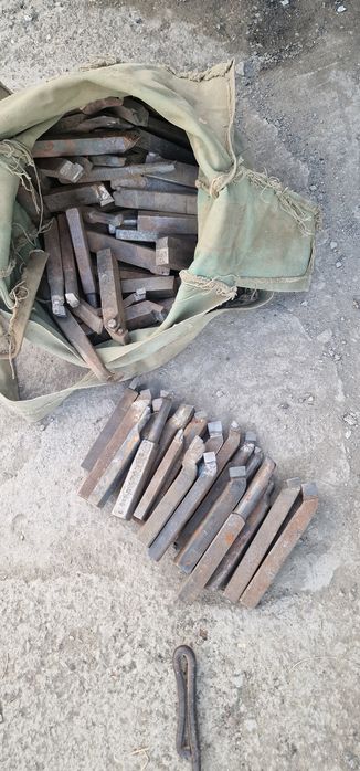 Продам токарные резцы