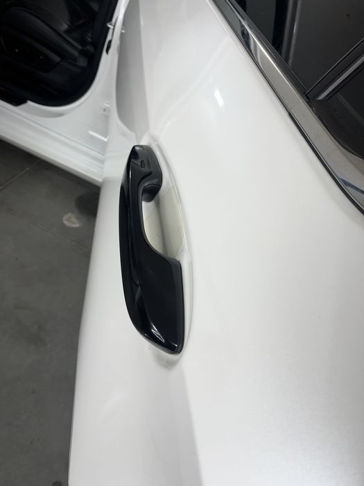 Оклейка автомобилей бронепленкой