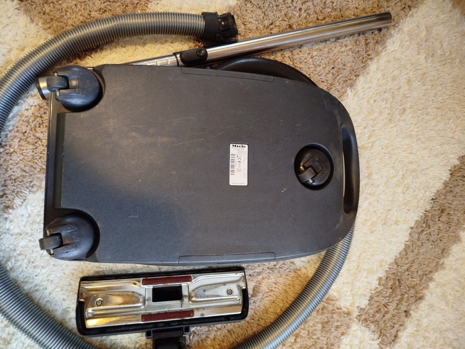 Прахосмукачка Miele s8340