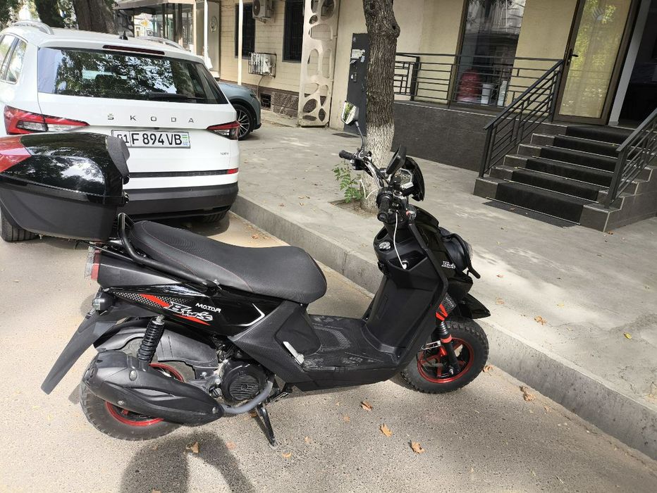 Skuter srochna arzon sotiladi