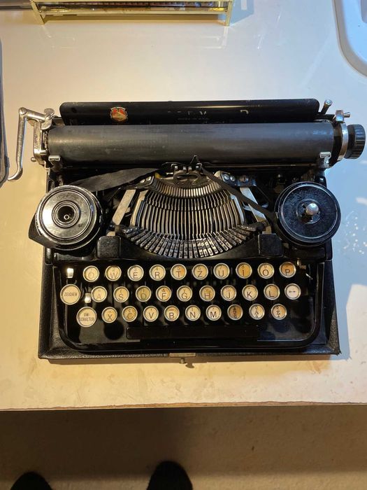 masina de scris vintage americana