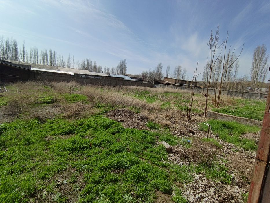 Quruq yer sotiladi 16.5 sotix  katej qurmoqchi bolganlaga zoʻr variant