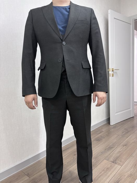 Продаи классический костюм