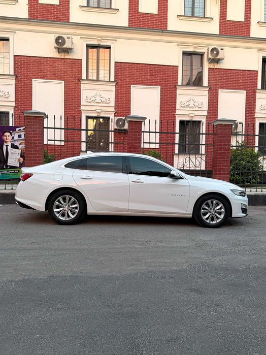 Malibu 2 Premier sotiladi ideal holatda!