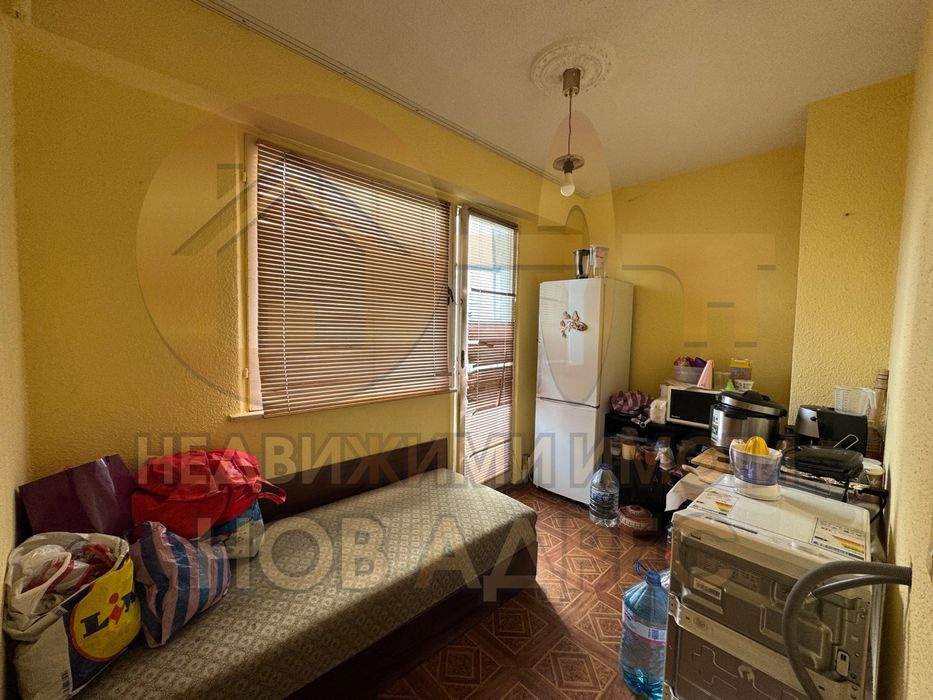 Продава се Двустаен апартамент в Търговище, Запад 2 - 43 кв.м за 1127 €/кв.м - Снимка #1