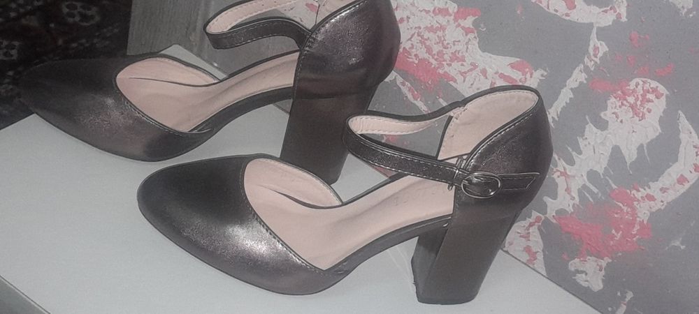 Продам туфли для лето.