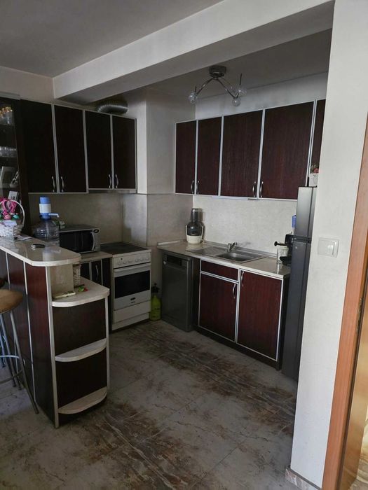 Тристаен апартамент в Каменица 1
