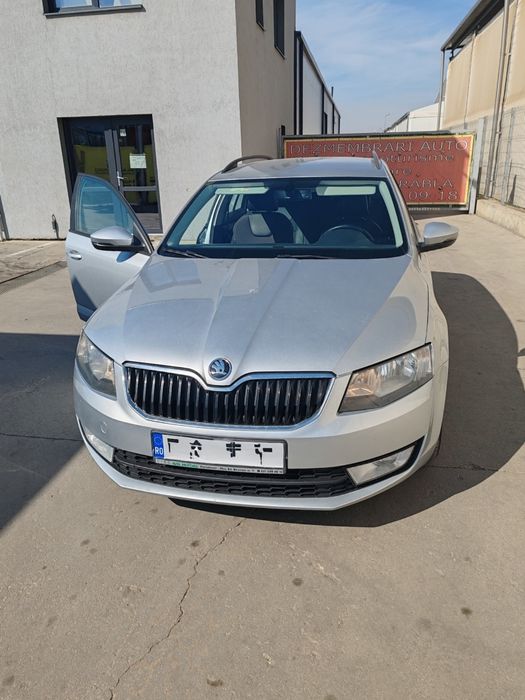 Vând skoda octavia