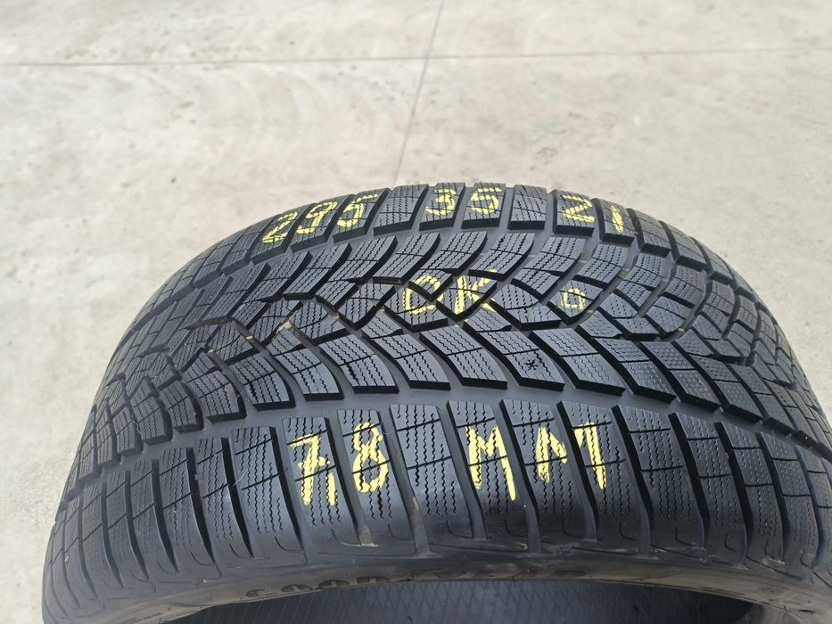 O anvelopa de iarna 295 35 21 Goodyear UltraGrip Performance 7,8 mm