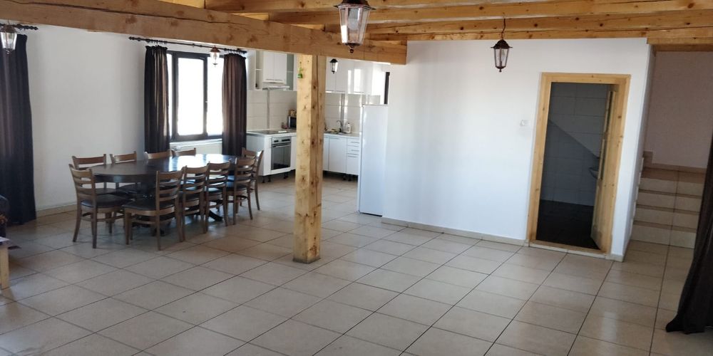 Cabana de închiriat cu ciubar  Denis & Raul Belis