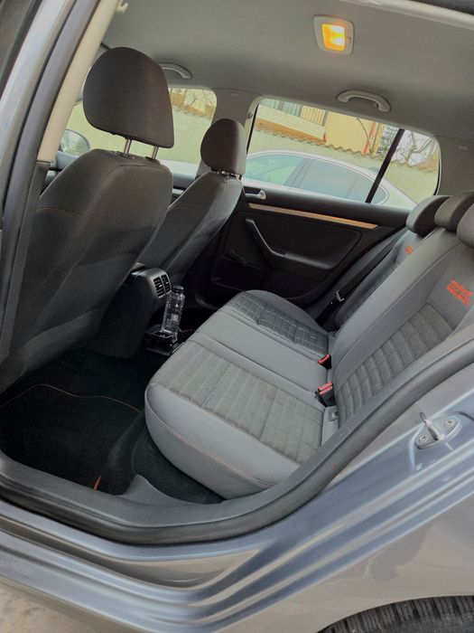 Vw Golf 5 1.6 Mpi 102 Cp Benzină  An 2007