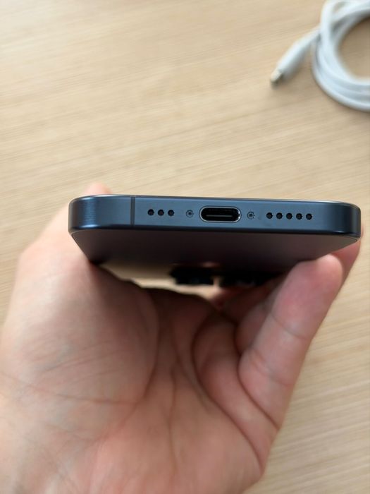 Iphone 15 Pro Blue Titanium 10/10