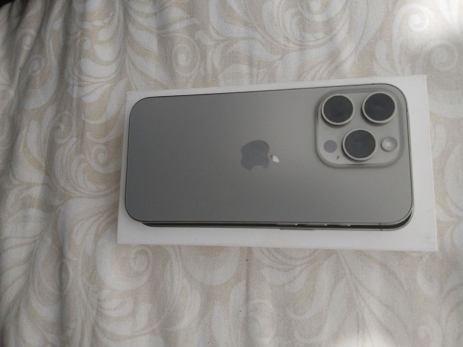 Продам Айфон 15 про